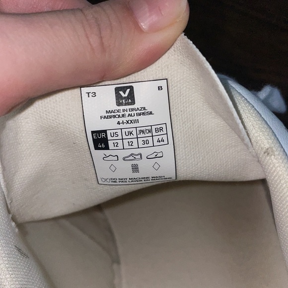 Veja Gender Inclusive Esplar Sneaker - Picture 11 of 11